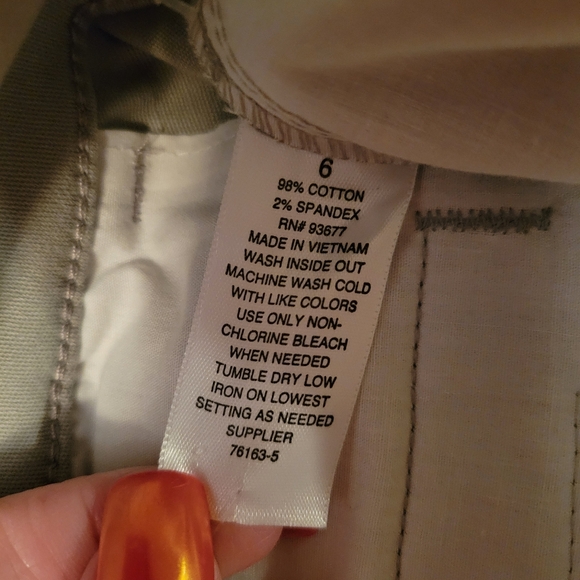 a n.a. Women's Gray Twill Shorts NWT - Picture 9 of 10